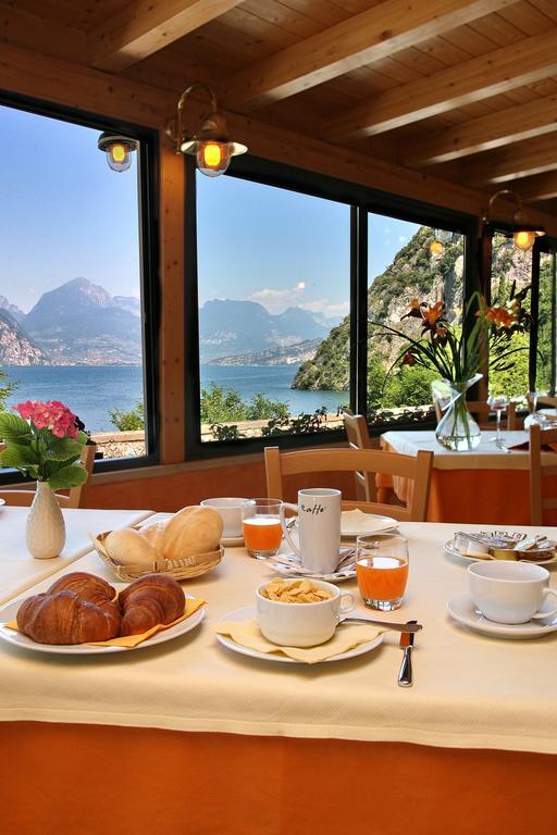 Camping Alpino - Nature Village Malcesine Exterior photo